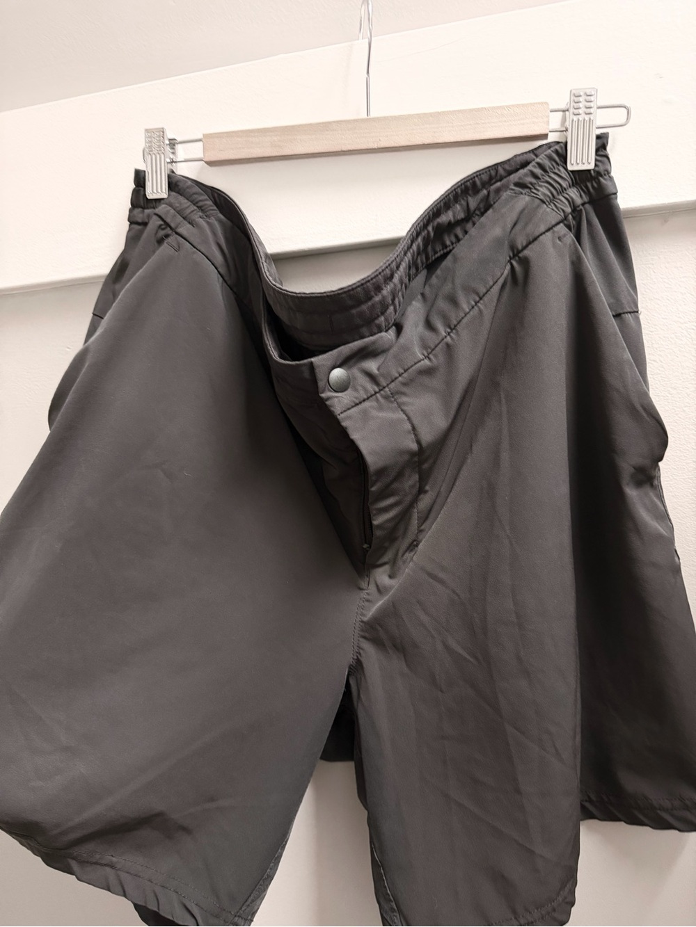 Men’s Lululemon swim trunks linerless
